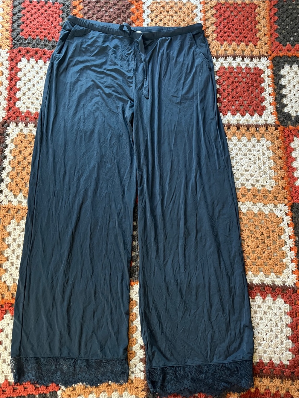 La Vie En Rose Black Wide-Leg Lounge Pants